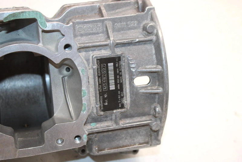02 Ski-doo Grand Touring 500 Oem Crankcase 420888763 SS24