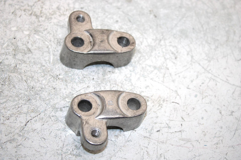 86 Honda Trx 350 A Fourtrax 350 Oem R/L Handlebar Holder 53121-958-000 AH25