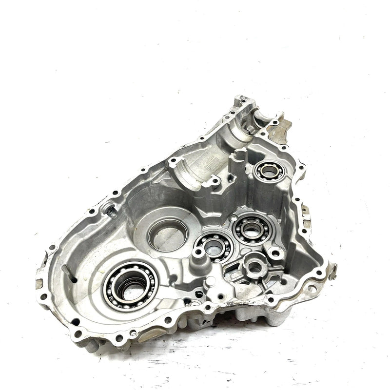 21-22 Can-Am Defender HD10 OEM Gearcase Half 420686804 XB0.1