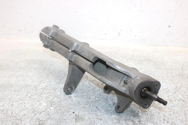 2004 Polaris Trail Boss 330 Oem Left Strut Spindle 5131039 AP117