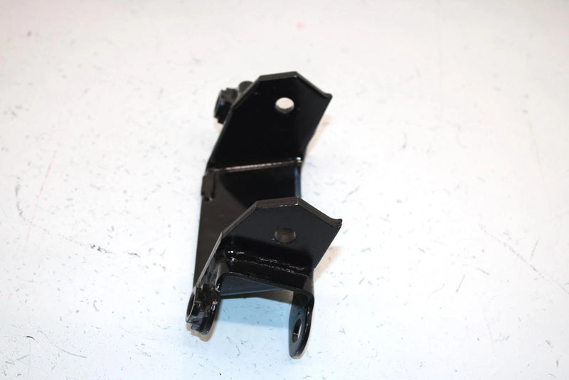86 Suzuki Lt185 Model F Oem Right Suspension Bracket 51210-24401 AS1