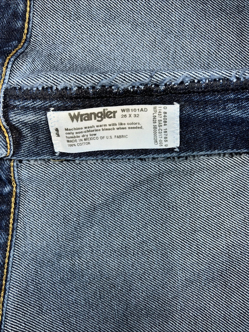 New Men’s Wrangler Blues Dress Easy Relaxed Fit Denim Jeans. 26x32 J-2