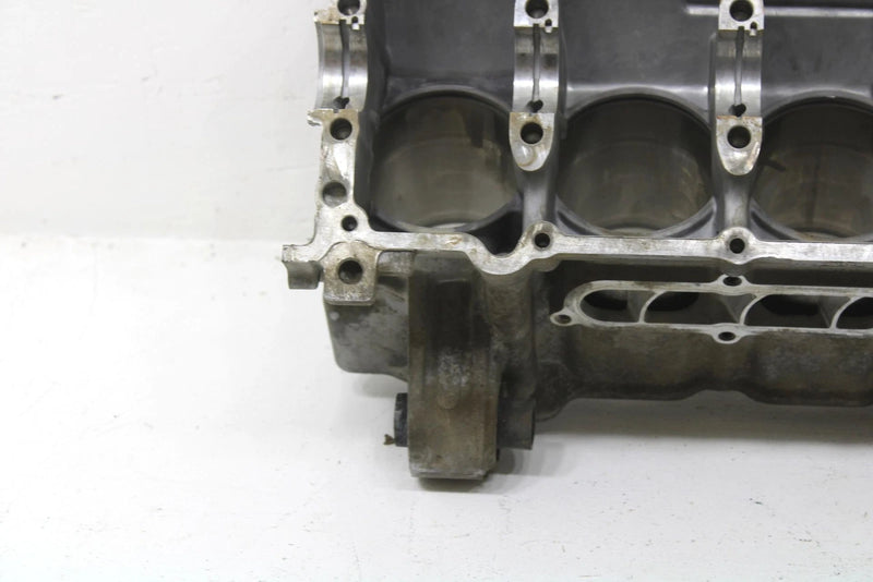 2007 Yamaha Attak Gt Oem Upper Crankcase Cylinder 8FP-15100-08-00 SY135
