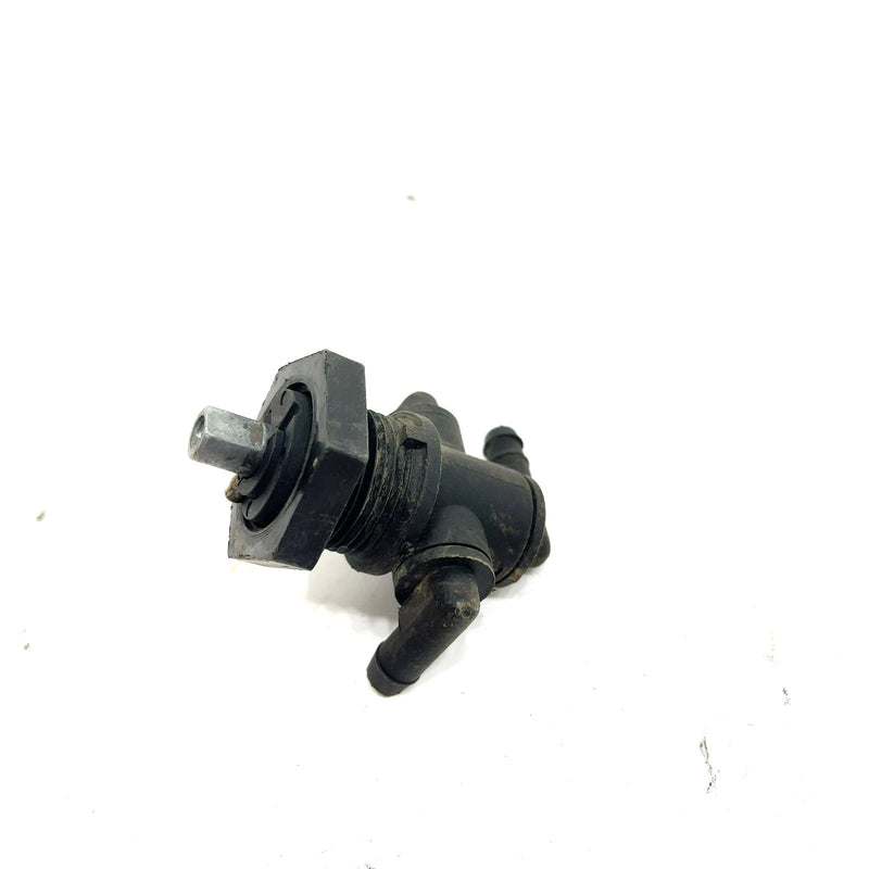 2003 Polaris Magnum 330 4X4 OEM 3 Way Fuel Valve 7052161 AP218