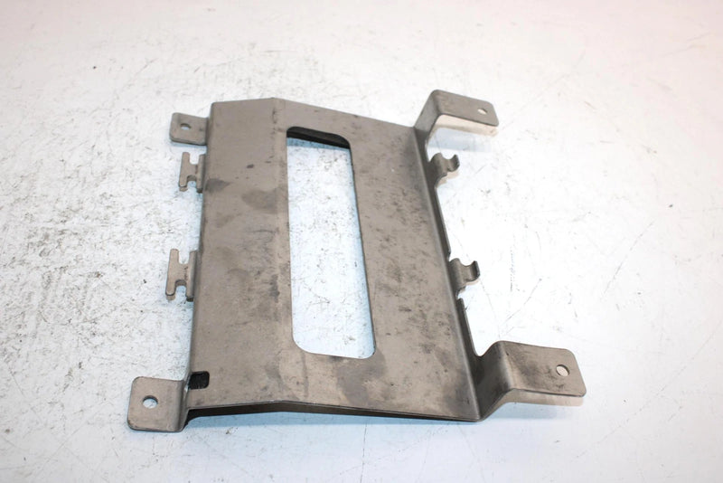 1994 Kawasaki 750 Ss Super Sport Oem Intake Silencer Mount 34001-3706 JK9