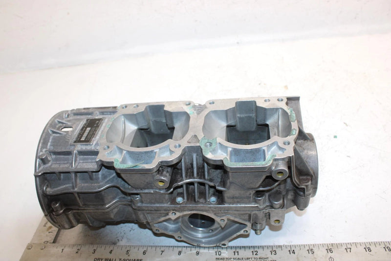 02 Ski-doo Grand Touring 500 Oem Crankcase 420888763 SS24