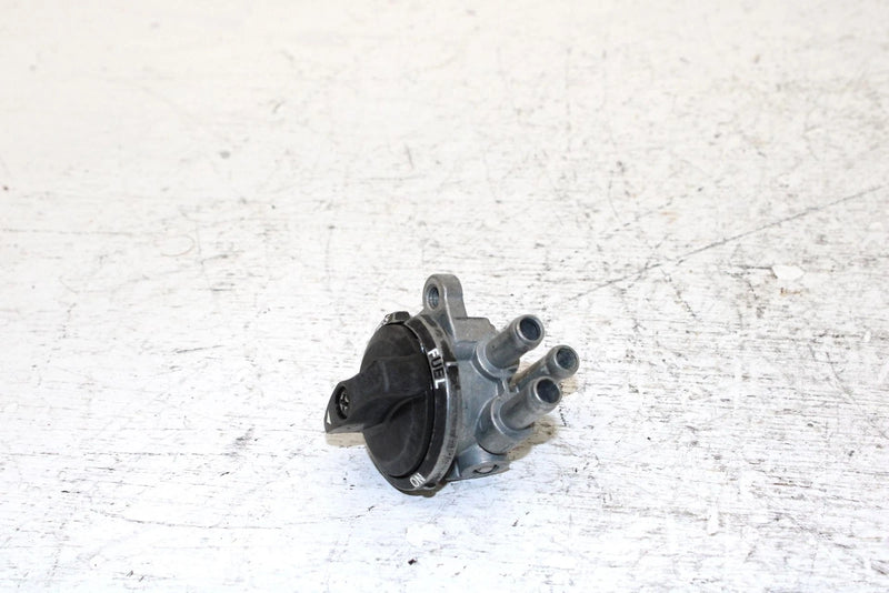 2000 Kawasaki Prairie 300 Oem Fuel Tap 51023-1404 AK31.1