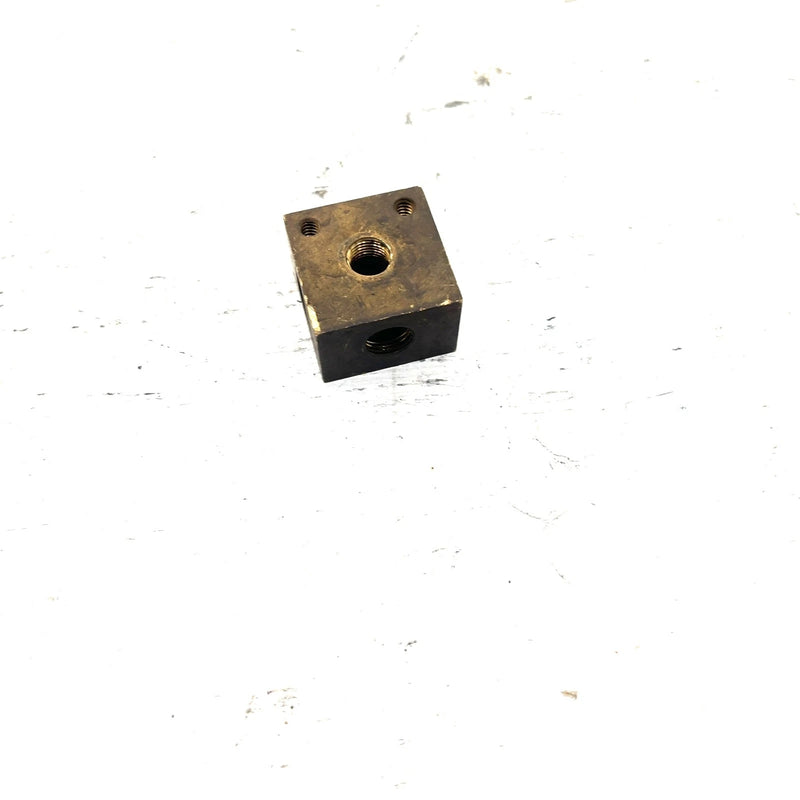 96-99 Polaris Xplorer 300 OEM Brake Tee Fitting 7052103 AP237