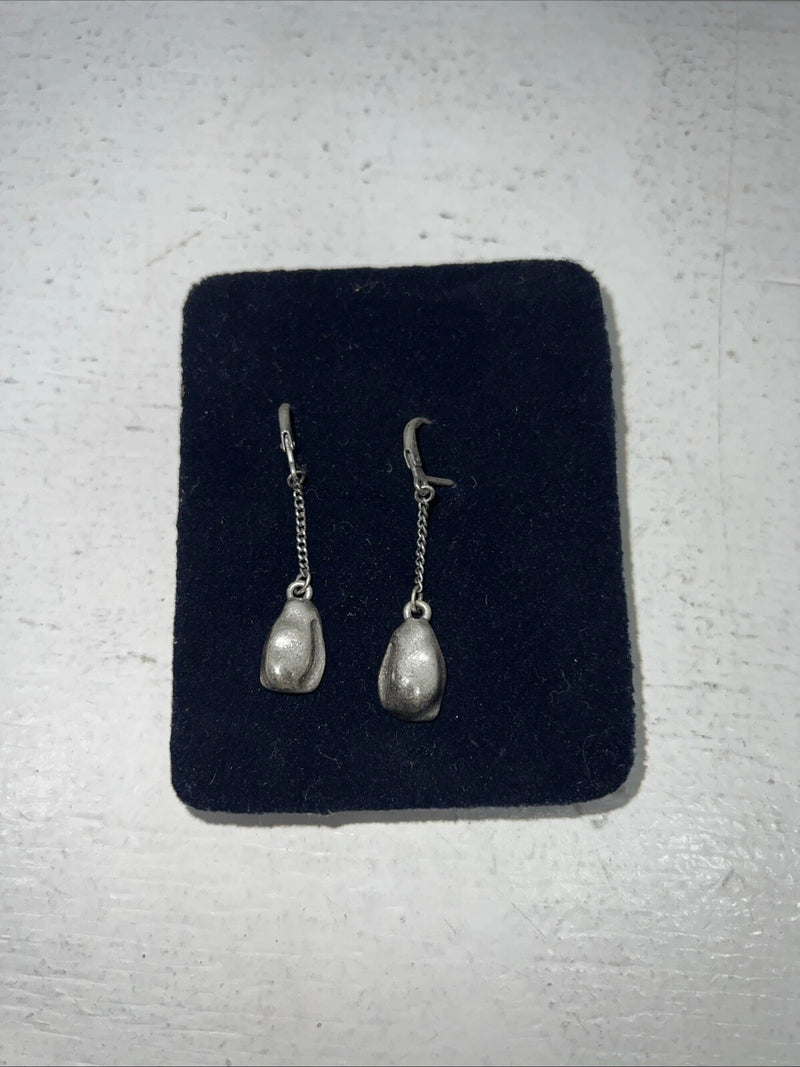 New Women’s Montana Silversmiths Silver Dangle Earrings. ER60653 A-54