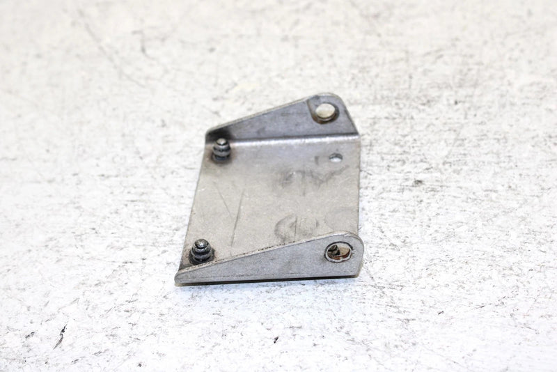 1999 Yamaha Vmax 600 Sx Oem Guard Fitting Bracket 8CR-21972-00-00 SY5
