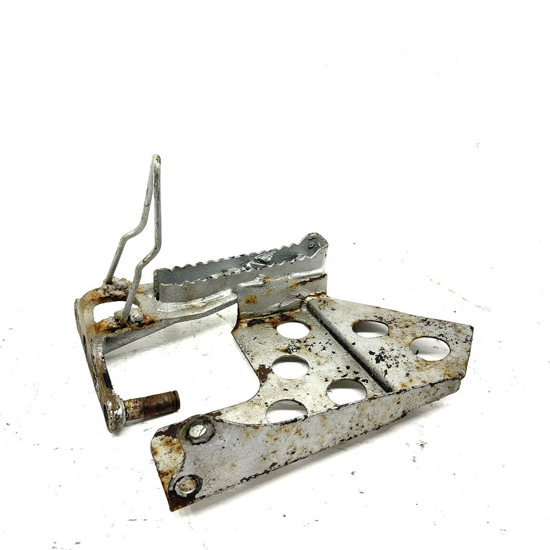 1990 Yamaha Moto 4 OEM Right Footrest 3HP-27421-00-00 AY51