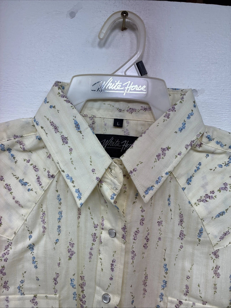 New Women’s White horse Yellow Floral Long Sleeve Pearl Snap Large GG-86
