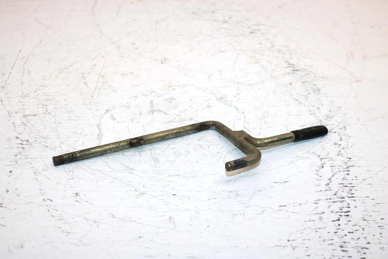 1985 Honda Atc 110a All Terrain Oem Seat Latch Lever 50221-943-010 AH58