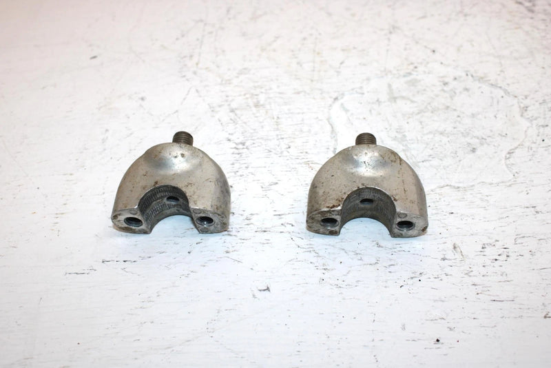 85 Honda Atc 110a All Terrain Oem Lower Handlebar Clamp Pair 53130-HB9-000 AH58