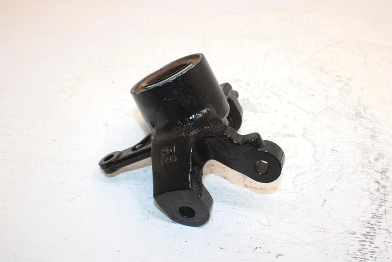 2003 Bombardier Quest 500 Oem Right Steering Knuckle 709400095 AB13