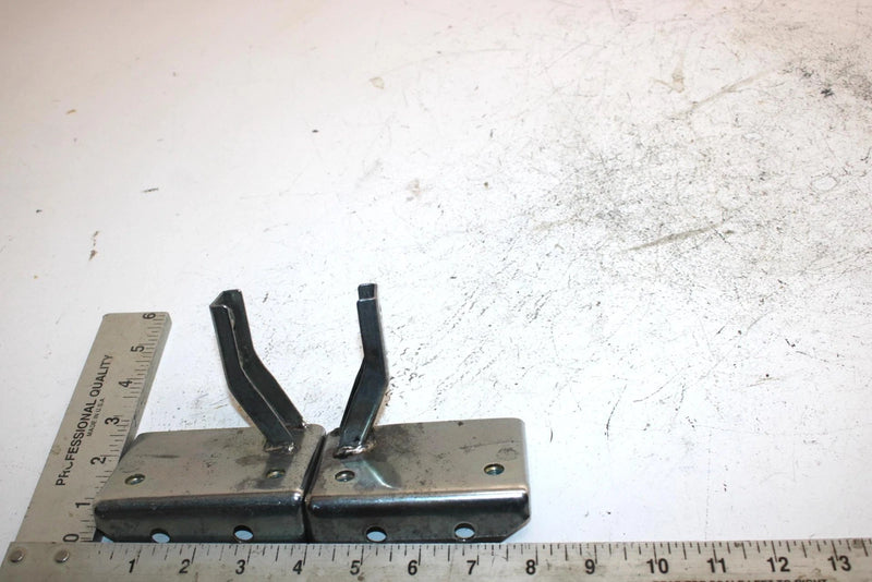 94 Yamaha Vmax 600 Oem Footrest Bracket Set SY2