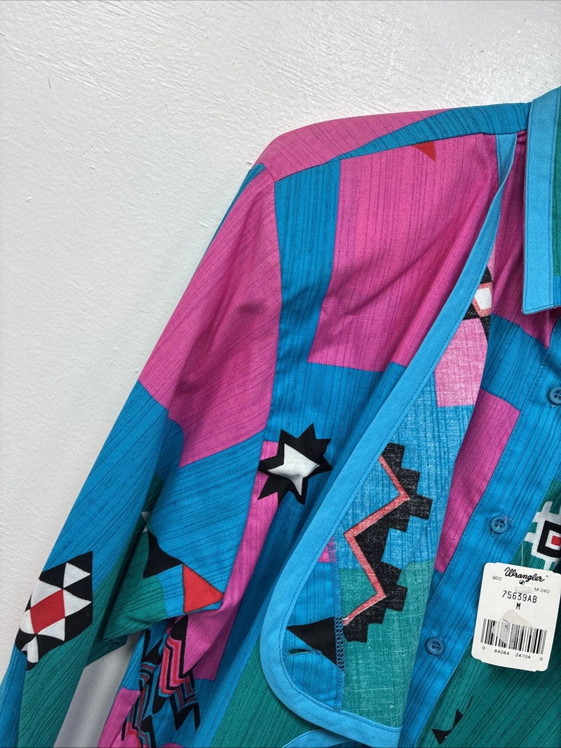 New Women’s Wrangler Multicolor Design Long Sleeve Button Up Medium MM-119