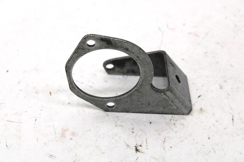 1987 Yamaha Srv Oem Engine Right Front Upper Engine Mount 8K4-21429-00-00 SY131