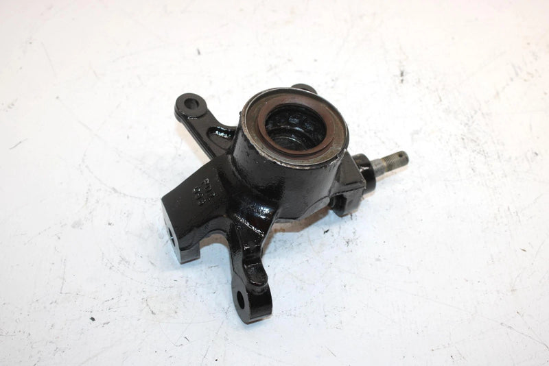 2001 Bombardier Traxter Oem Front Right Steering Knuckle 709400095 AB10