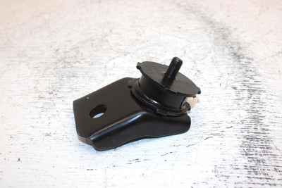 1995 Yamaha Vmax 600 Oem Front Lower Right Mount W/Dampner  8M6-21486-02-00 SY11