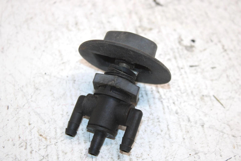 98 Polaris Xplorer 300 Oem Fuel Petcock 5432559 7052154 AP69