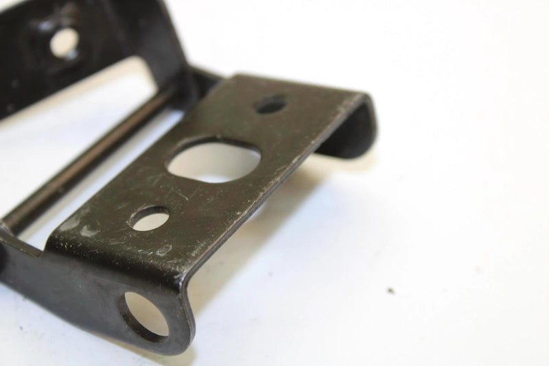 2002 Yamaha Mountain Max 700 Oem Right Hinge 8CR-7714A-00-00 Q2625