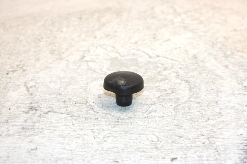 1998 Ski-doo Mach 1 700 Oem Spindle Cap Cover 572091300 SS3
