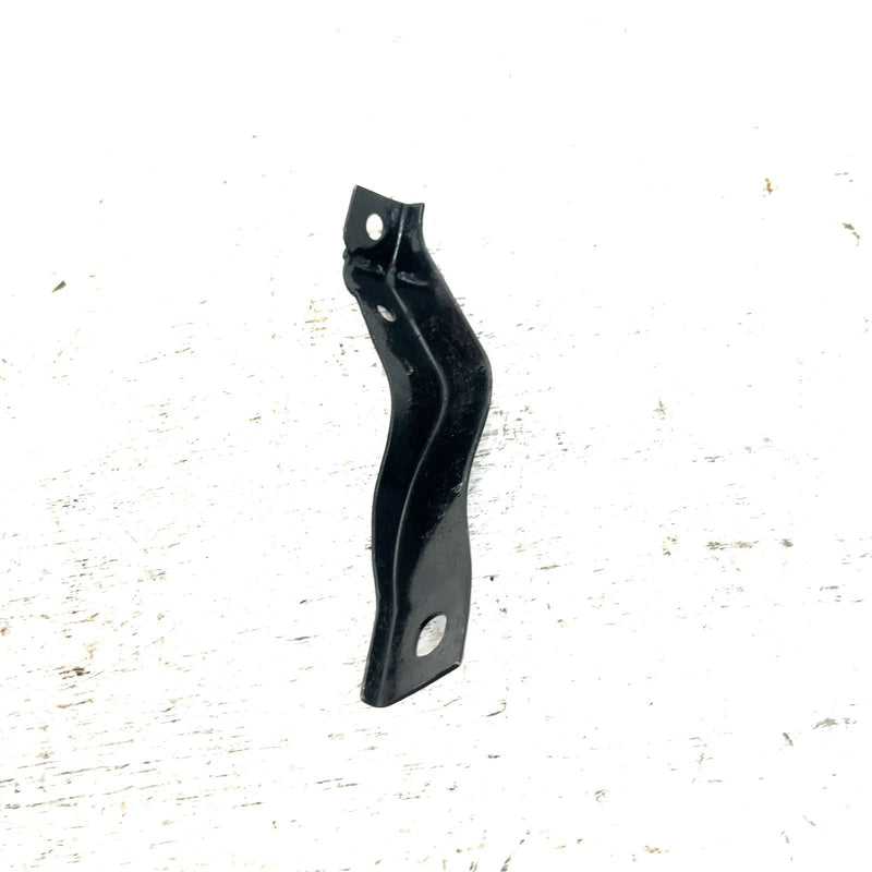 84-87 Suzuki Quadrunner 185 OEM Front Right Fender Bracket 53213-18901 AS33