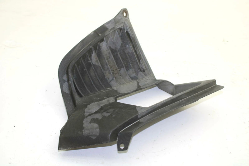 Yamaha OEM Right Louver 8K4-77132-00-00 SY46