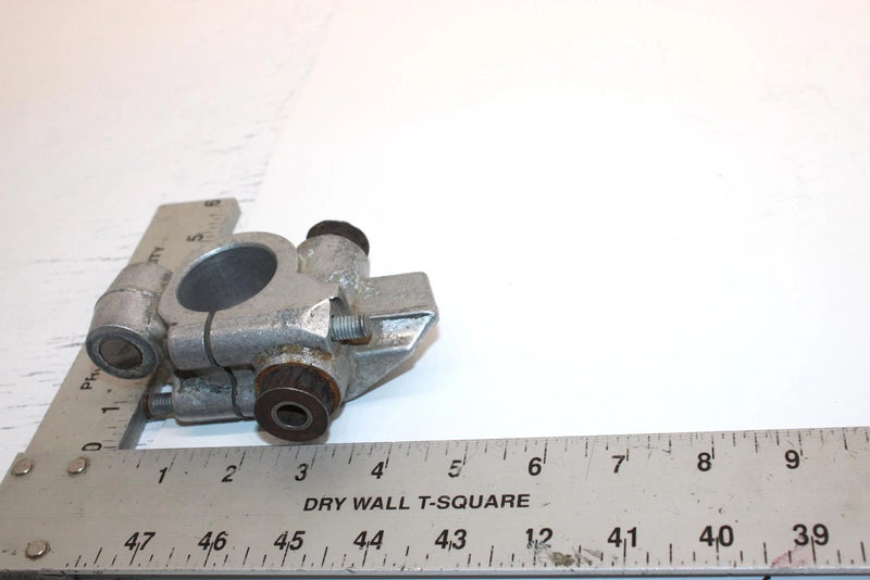 1994 Yamaha Vmax 600 Oem Left Suspension Bracket 8AB-23743-01-00 SY25