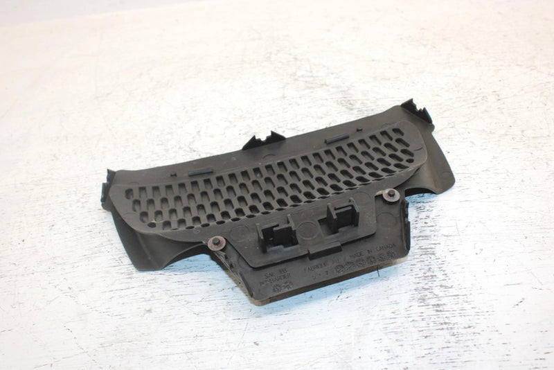 2002 Ski-doo Mxz 700 Oem Center Hood Vent Grille 517302026 SS20