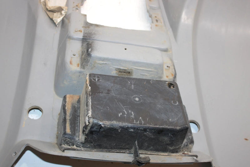 1993 Polaris 350l 4x4 Oem Rear Fender 5430991-143 AP27