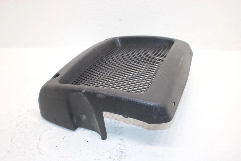 2000 Suzuki Lt-a500f Oem Front Bumper Center Fender Grille 53118-09F01-Y0J AS25