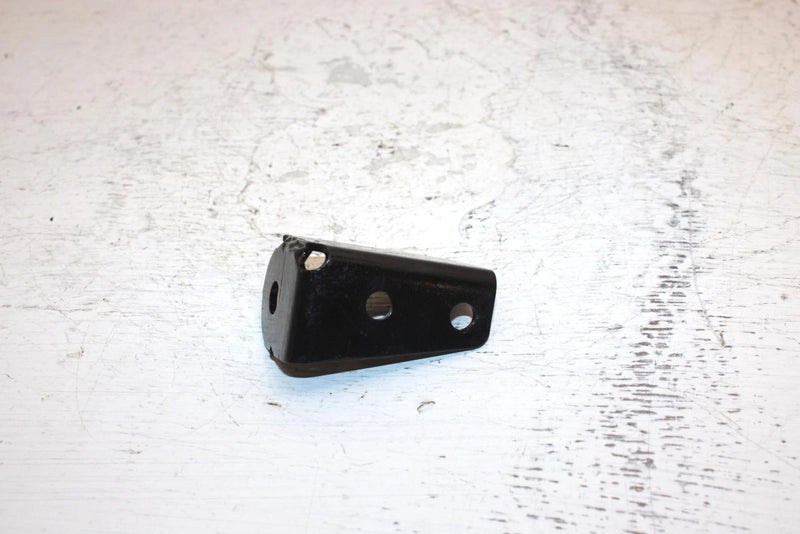 2003 Bombardier Quest 500 Oem Right Front Engine Bracket 707000101 AB13