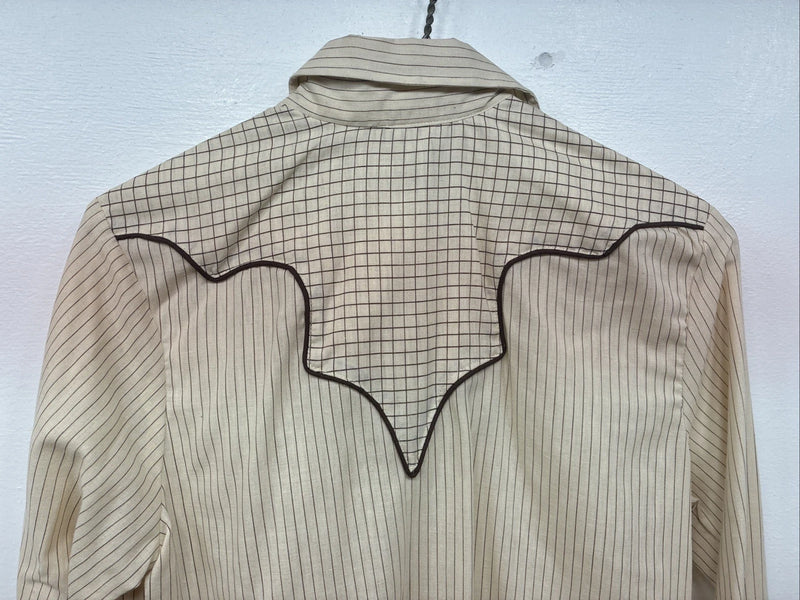 Me Women’s Dickson Jenkins Tan Stripe Long Sleeve Pearl Snap Size 34 KK-28