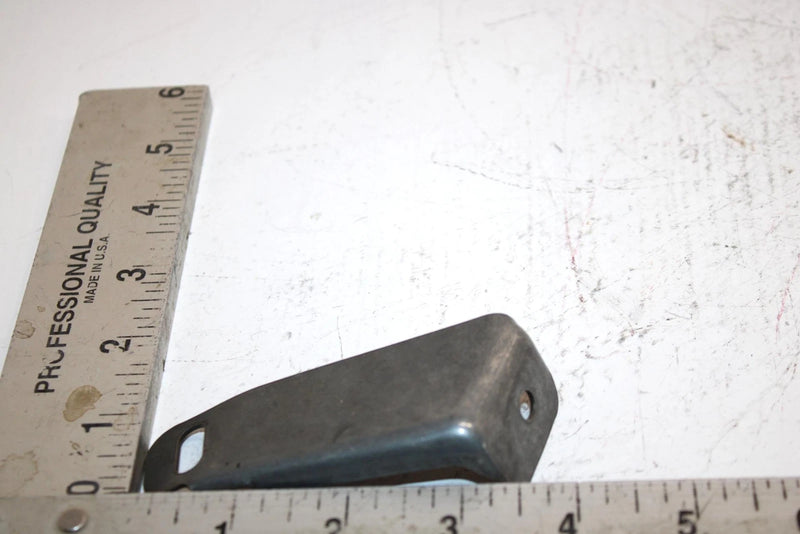07 Polaris Sportsman 800 Efi Oem Bracket Fuel Cover Mount RH 5247185 AP59