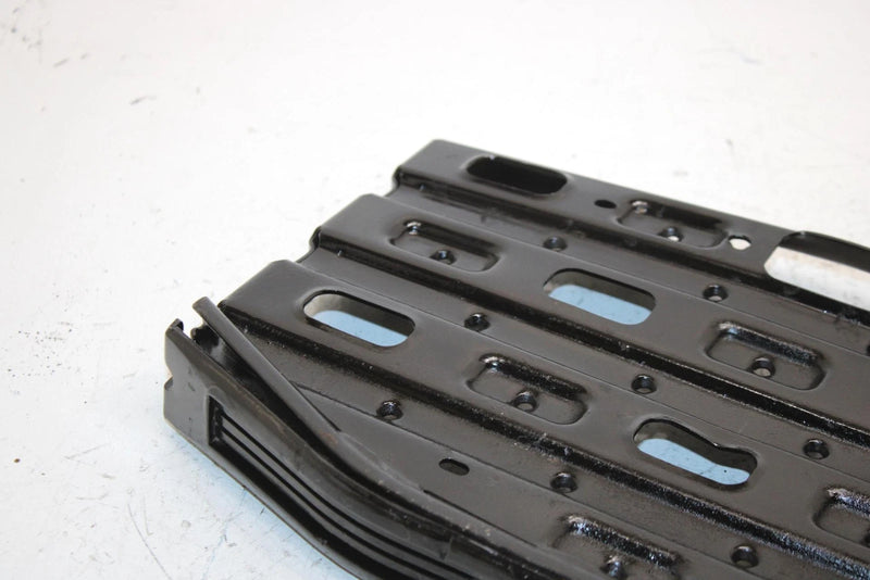 1990 Polaris Trail Boss 350l 4x4 Oem Left Footrest 1040189 1040274-117 AP142