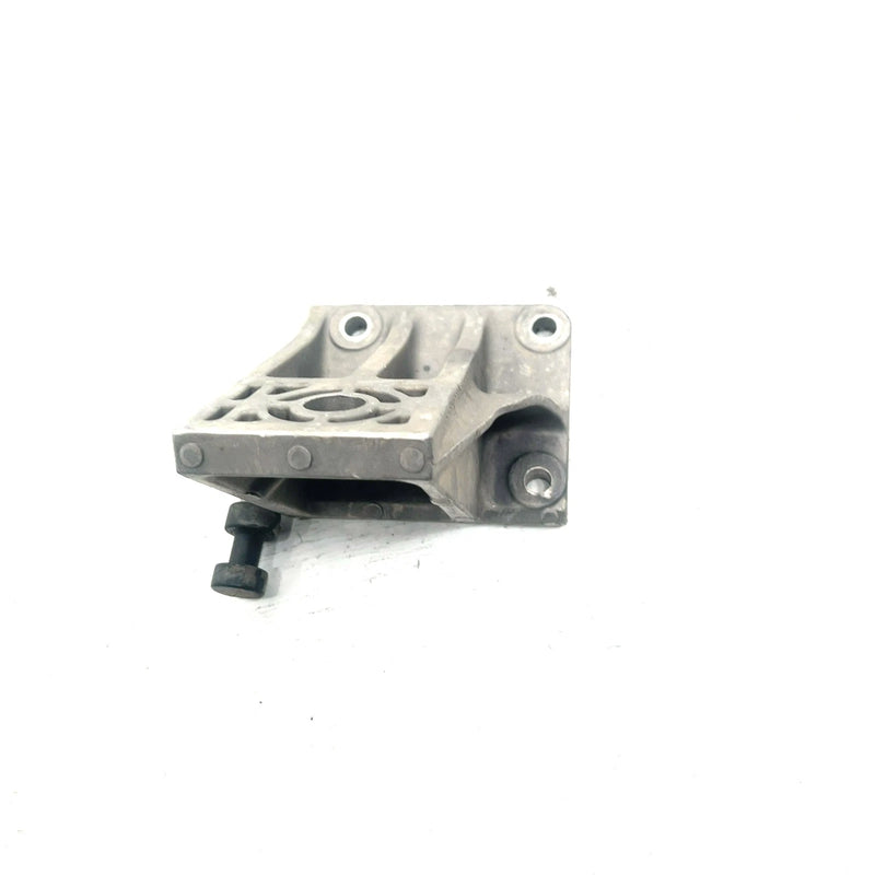01 Yamaha WaveRunner XLT1200 OEM Left Rear Mount Bracket  68N-21425-00-94 JY29