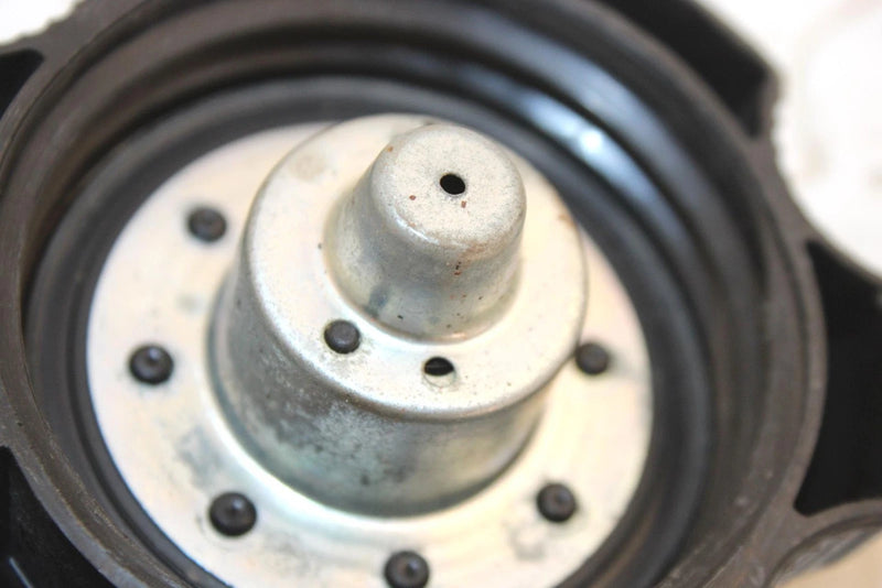 2009 Suzuki Lt-a400f Oem Fuel Gas Cap 44200-29F00 44200-29F01 AS26