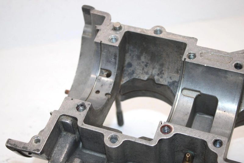00 Polaris Xc Sp 600 Oem Crankcase TWN W/Studs 2201556 2201697 SP140