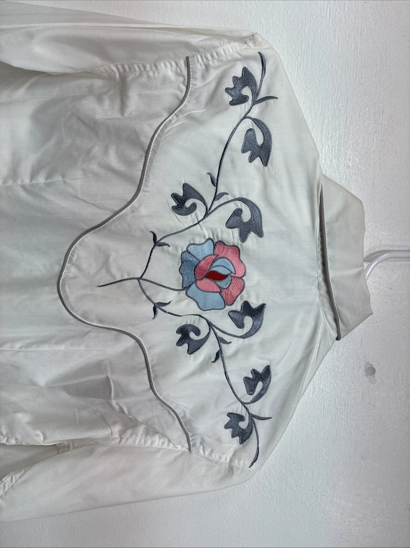 New Women’s White Horse White Embroidered Long Sleeve Pearl Snap Medium MM-33