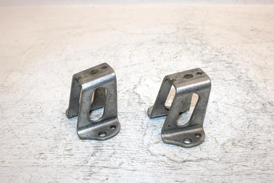 97 Yamaha Vmax700 Triple Oem Front Upper Mount Bracket Pair 8CH-21415-00-00 SY10