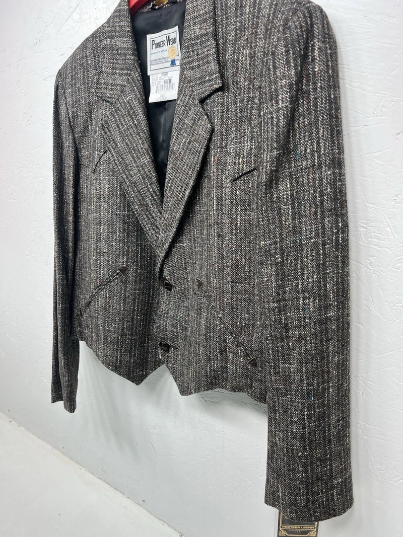 New Women’s Pioneer Wear Gray Short Suit Jacket 38 #12555 W-605
