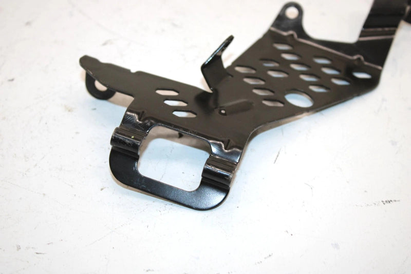 18 Ski-doo Mxz X 600r E-tec Oem Belt Guard Bracket 417300482 SSS1