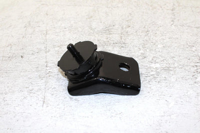 1995 Yamaha Vmax 500 Oem Front Lower Right Motor Mount 85L-21417-00-00 SY34
