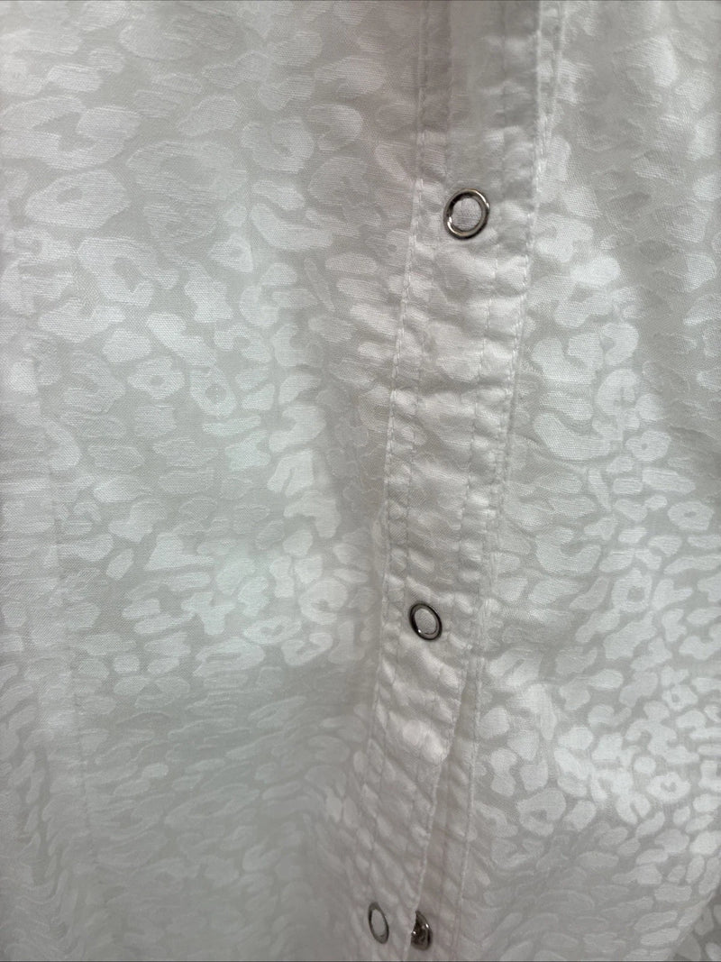 New Women’s Cumberland White Cheetah Print Long Sleeve Pearl Snap Small LL-2