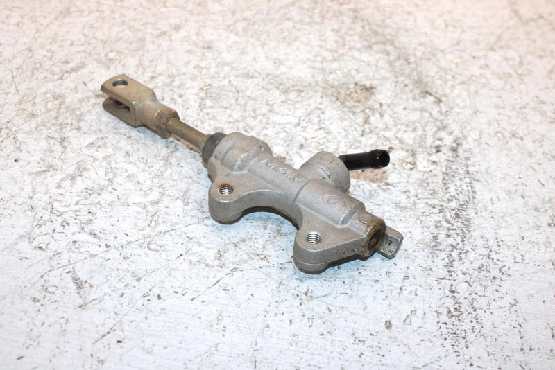 2006 John Deere  Buck 650 Oem Rear Brake Master Cylinder 705600154 AJ0