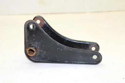 92 Yamaha Exciter Ii Oem Rear Suspension Pivot Bracket 8U7-47464-00-00 Q1609