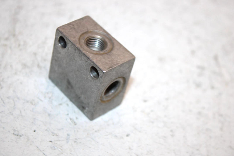 2008 Polaris Ranger 700 Oem Rear Brake Tee Fitting 7052293 XP0