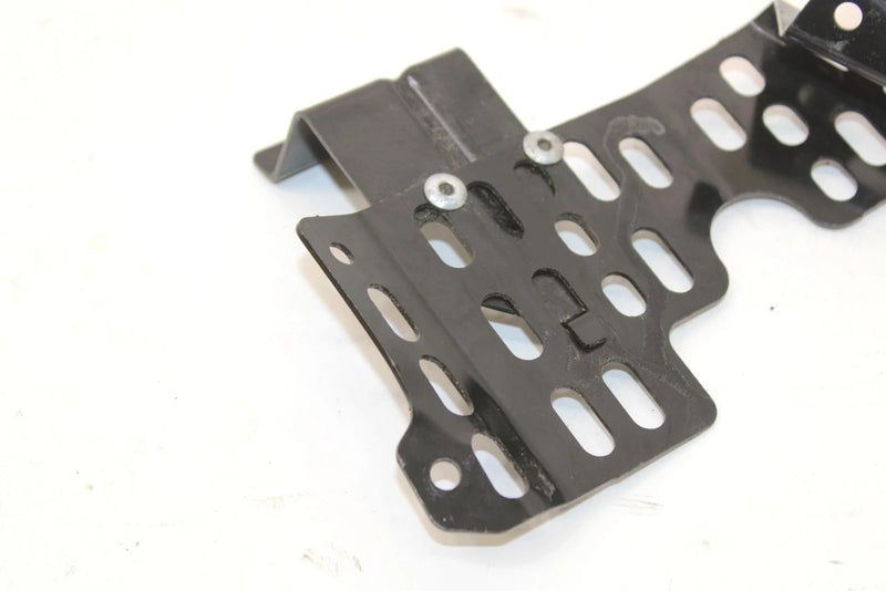 2017 Ski-doo Grand Touring 900 Oem Belt Cover Brace 417300448 SS65